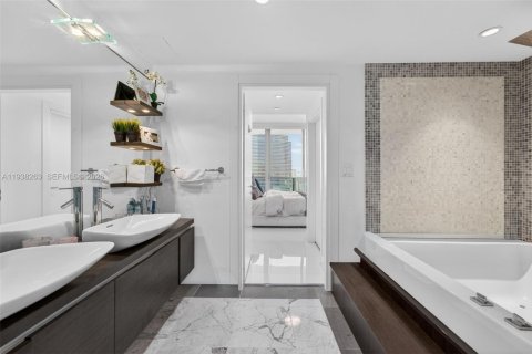 Купить кондоминиум в Майами, Флорида 1 спальня, 74.23м2, № 1996101 - фото 13