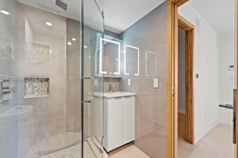 Condo in Miami, Florida, 3 bedrooms  № 1986617 - photo 13