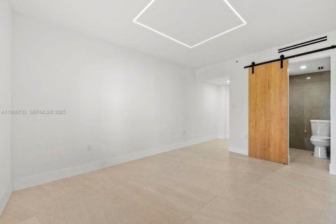 Condo in Miami, Florida, 3 bedrooms  № 1986617 - photo 20