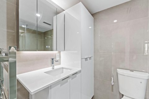 Condo in Miami, Florida, 3 bedrooms  № 1986617 - photo 15