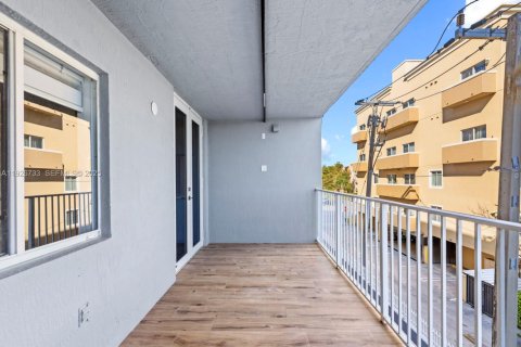 Condo in Miami, Florida, 3 bedrooms  № 1986617 - photo 26