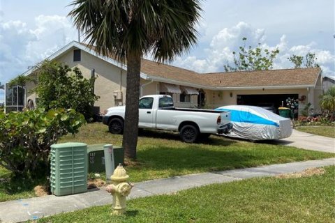 House in Port Charlotte, Florida 3 bedrooms, 174.38 sq.m. № 1853721 - photo 4