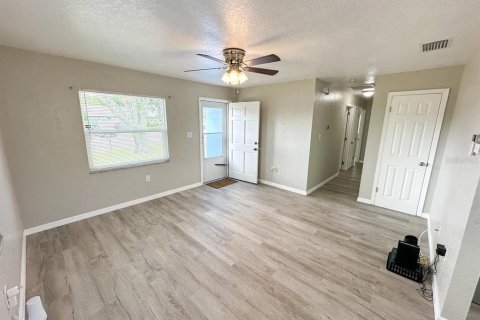 Villa ou maison à vendre à Haines City, Floride: 3 chambres, 93.92 m2 № 2394041 - photo 12