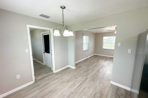 Villa ou maison à vendre à Haines City, Floride: 3 chambres, 93.92 m2 № 2394041 - photo 13