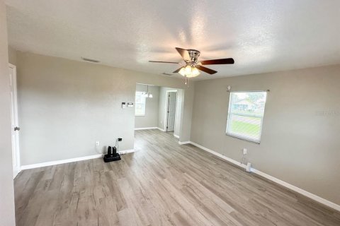 Villa ou maison à vendre à Haines City, Floride: 3 chambres, 93.92 m2 № 2394041 - photo 10