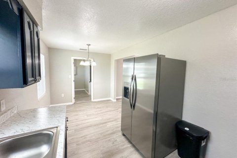 Villa ou maison à vendre à Haines City, Floride: 3 chambres, 93.92 m2 № 2394041 - photo 8