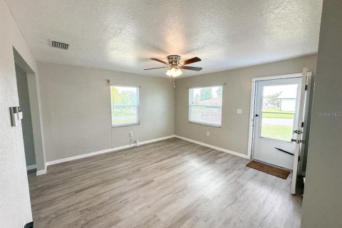 Villa ou maison à vendre à Haines City, Floride: 3 chambres, 93.92 m2 № 2394041 - photo 14