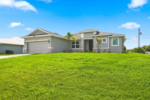 House in Port St. Lucie, Florida 3 bedrooms, 191.29 sq.m. № 2171816 - photo 4