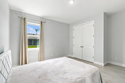 House in Port St. Lucie, Florida 3 bedrooms, 191.29 sq.m. № 2171816 - photo 29