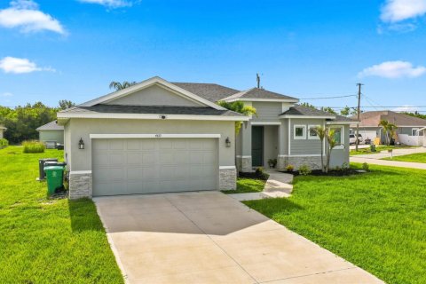 House in Port St. Lucie, Florida 3 bedrooms, 191.29 sq.m. № 2171816