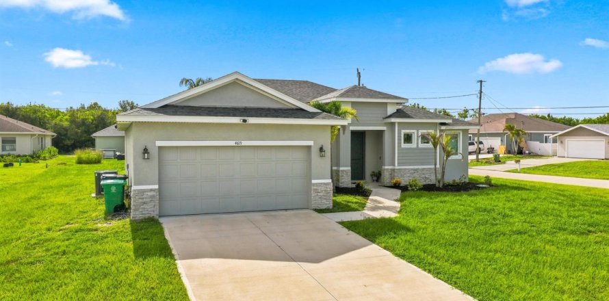House in Port St. Lucie, Florida 3 bedrooms, 191.29 sq.m. № 2171816