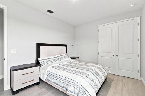 House in Port St. Lucie, Florida 3 bedrooms, 191.29 sq.m. № 2171816 - photo 25