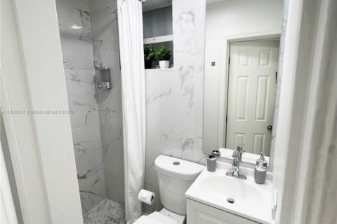 Propiedad comercial en venta en Miami, Florida, 195.65 m2 № 1845885 - foto 11