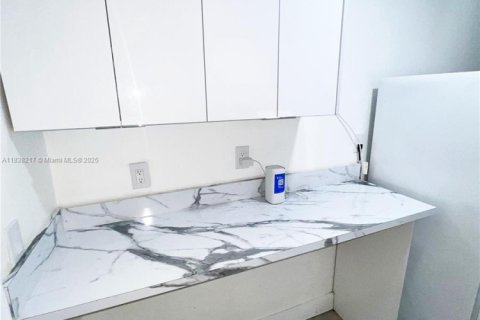 Propiedad comercial en venta en Miami, Florida, 195.65 m2 № 1845885 - foto 22