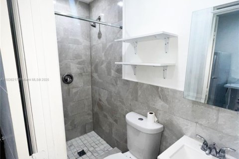 Propiedad comercial en venta en Miami, Florida, 195.65 m2 № 1845885 - foto 21