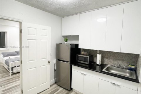 Propiedad comercial en venta en Miami, Florida, 195.65 m2 № 1845885 - foto 12