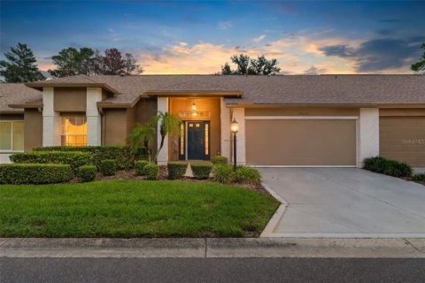 House in Hudson, Florida 2 bedrooms, 169.27 sq.m. № 2284226
