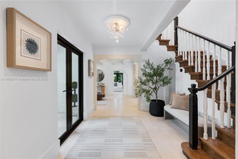 Villa ou maison à vendre à Miami, Floride: 6 chambres, 507.06 m2 № 1937309 - photo 4