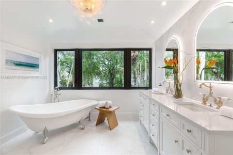 Villa ou maison à vendre à Miami, Floride: 6 chambres, 507.06 m2 № 1937309 - photo 27