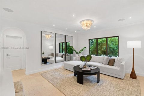 Casa en venta en Miami, Florida, 6 dormitorios, 507.06 m2 № 1937309 - foto 8
