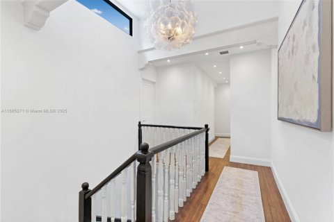 Villa ou maison à vendre à Miami, Floride: 6 chambres, 507.06 m2 № 1937309 - photo 22