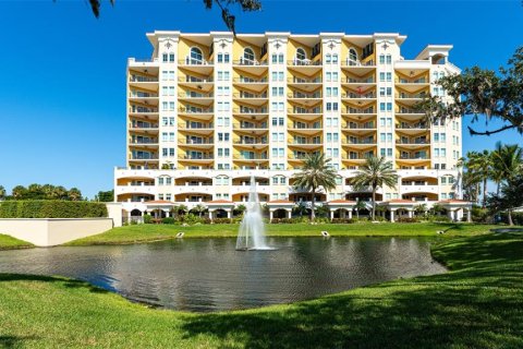 Снять в аренду кондоминиум в Пальметто, Флорида 1 комната, 250.28м2, № 1771827 - фото 1