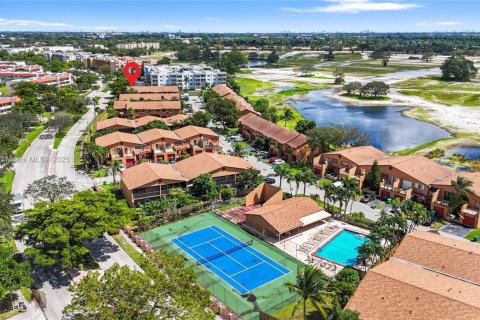 Touwnhouse à vendre à Sunrise, Floride: 3 chambres, 119.01 m2 № 1968780 - photo 6