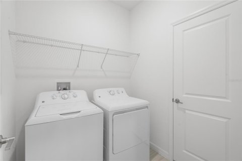 Casa en alquiler en Land O' Lakes, Florida, 3 dormitorios, 138.05 m2 № 2093244 - foto 12