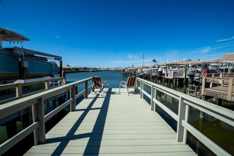 Villa ou maison à Saint Petersburg, Floride 2 chambres, 130.06 m2 № 2223767