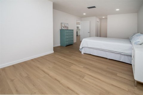 Villa ou maison à louer à Saint Petersburg, Floride: 2 chambres, 130.06 m2 № 2223767 - photo 16