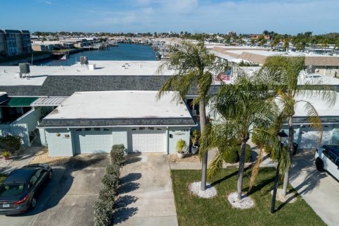 Villa ou maison à louer à Saint Petersburg, Floride: 2 chambres, 130.06 m2 № 2223767 - photo 4