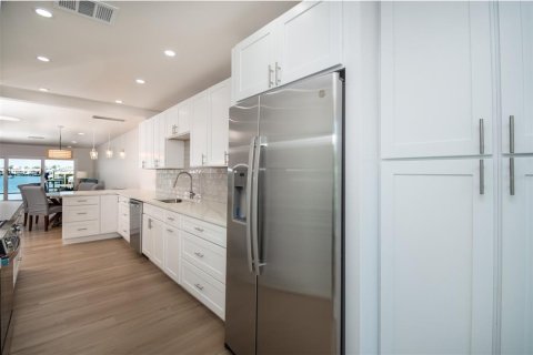Villa ou maison à louer à Saint Petersburg, Floride: 2 chambres, 130.06 m2 № 2223767 - photo 11