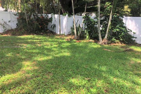 House in Fort Lauderdale, Florida 1 bedroom, 46.45 sq.m. № 1939207 - photo 23