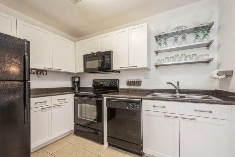 Condo in Saint Petersburg, Florida, 1 bedroom  № 1524176 - photo 11