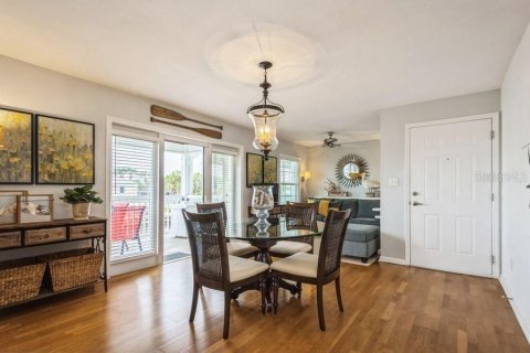 Condo in Saint Petersburg, Florida, 1 bedroom  № 1524176 - photo 14