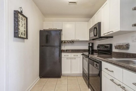 Condo in Saint Petersburg, Florida, 1 bedroom  № 1524176 - photo 7