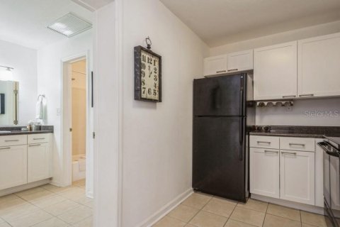 Condo in Saint Petersburg, Florida, 1 bedroom  № 1524176 - photo 8