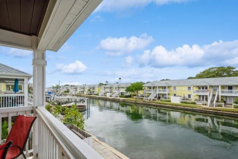Condo in Saint Petersburg, Florida, 1 bedroom  № 1524176 - photo 1