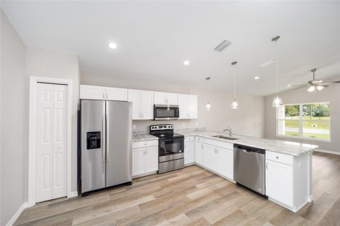 House in Belleview, Florida 3 bedrooms, 109.72 sq.m. № 1725400 - photo 6