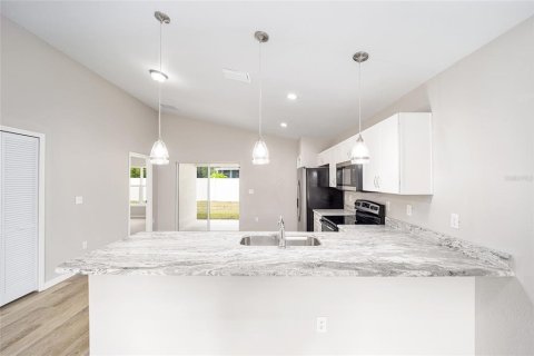 House in Belleview, Florida 3 bedrooms, 109.72 sq.m. № 1725400 - photo 7