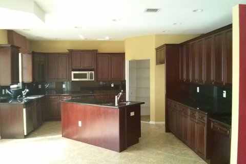 House in Wellington, Florida 5 bedrooms, 274.62 sq.m. № 2172918