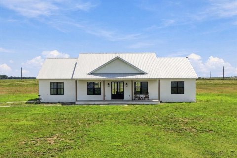 Casa en Bartow, Florida 4 dormitorios, 287.35 m2 № 2363141