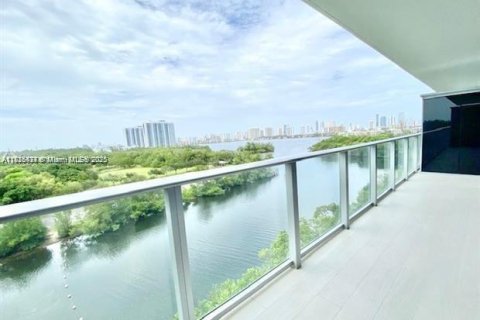 Condominio en venta en North Miami Beach, Florida, 1 dormitorio, 87.05 m2 № 1942704 - foto 18