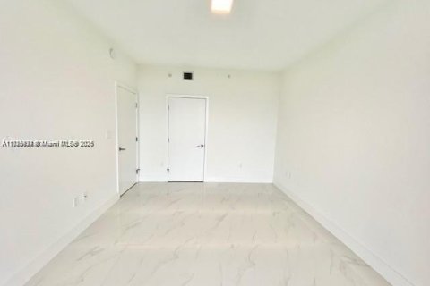 Condominio en venta en North Miami Beach, Florida, 1 dormitorio, 87.05 m2 № 1942704 - foto 22