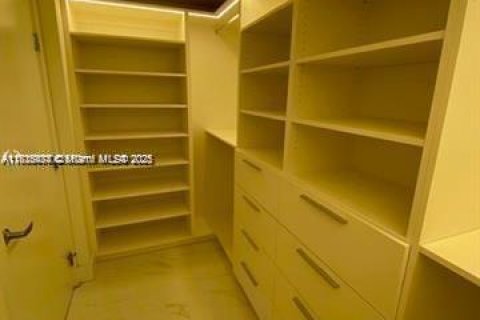 Condominio en venta en North Miami Beach, Florida, 1 dormitorio, 87.05 m2 № 1942704 - foto 27