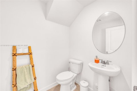 Townhouse in Miami, Florida 3 bedrooms, 157.47 sq.m. № 1779864 - photo 15