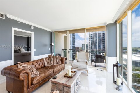 Condo in Miami, Florida, 1 bedroom  № 2394460 - photo 11