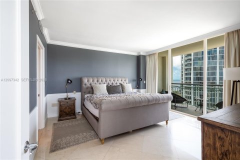 Condo in Miami, Florida, 1 bedroom  № 2394460 - photo 17