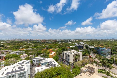 Condo in Miami, Florida, 1 bedroom  № 2394460 - photo 12