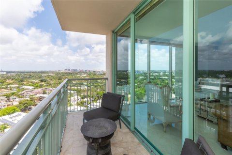 Condo in Miami, Florida, 1 bedroom  № 2394460 - photo 15